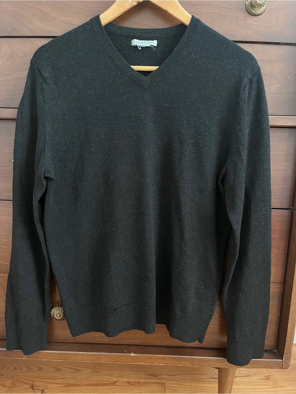 100% Merino Wool Charcoal Grey V-Neck Sweater